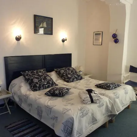 Bed & Breakfast Manoir De L'hermerel 3*